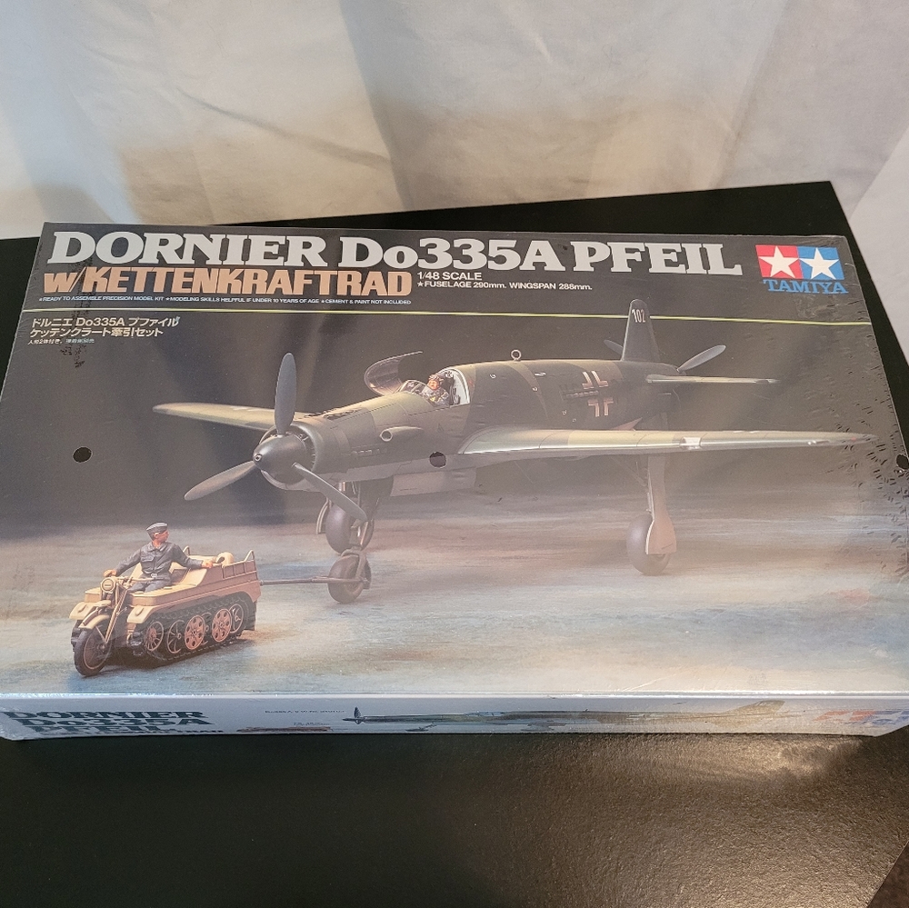 Tamiya 1/48th Scale Dornier Do335A Pfeil w/Kettenkraftrad Model Airplane